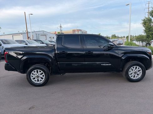 Used 2025 Toyota Tacoma SR5 AWD/4WD image 10