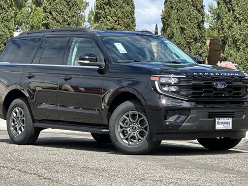 New 2026 Ford Expedition Active RWD image 2