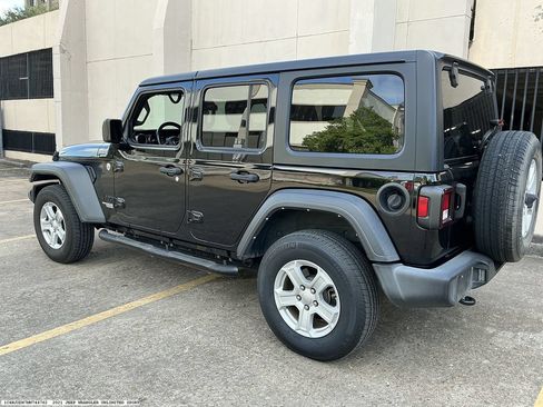 Used 2021 Jeep Wrangler Unlimited Sport AWD/4WD image 5
