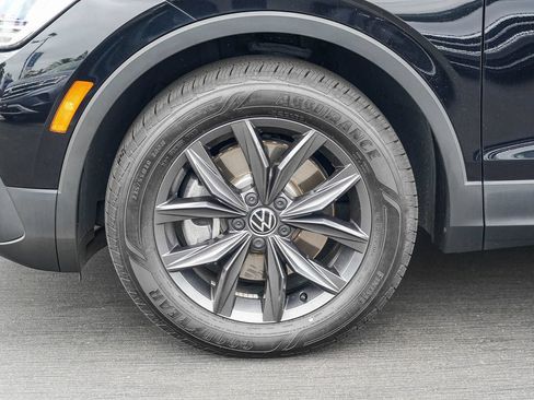 Certified 2023 Volkswagen Tiguan SE FWD image 10