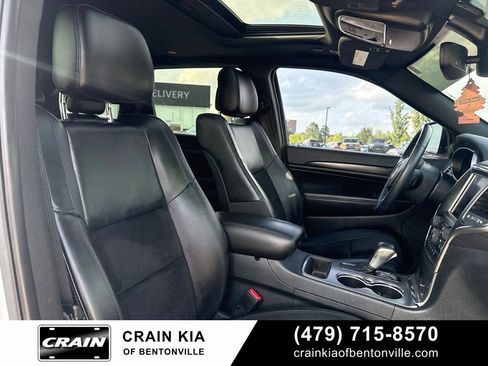 Used 2018 Jeep Grand Cherokee Altitude AWD/4WD image 4