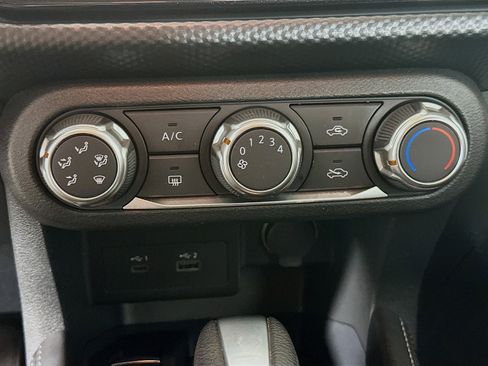 Used 2023 Nissan Kicks SV FWD image 21