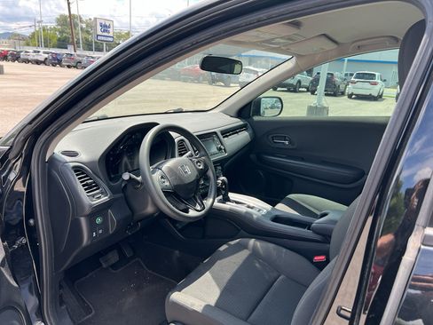 Used 2019 Honda HR-V LX image 9