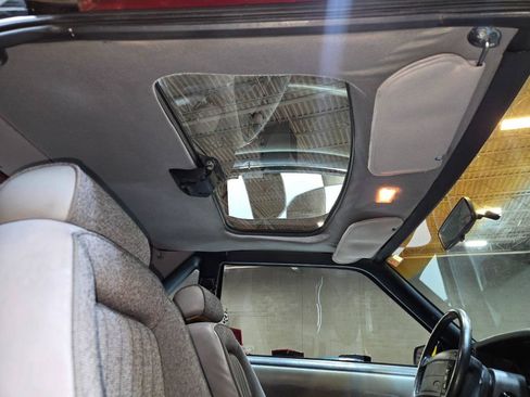 Used 1990 Ford Mustang LX image 17