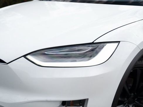 Used 2020 Tesla Model X Long Range image 4