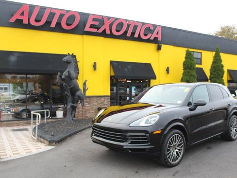 Used 2022 Porsche Cayenne Platinum Edition image 1