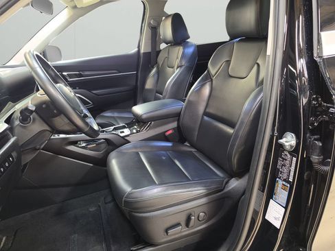 Used 2025 Kia Telluride S AWD/4WD image 9