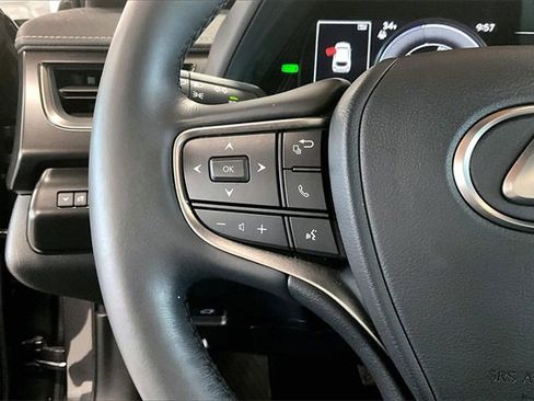 Used 2023 Lexus UX 250h AWD w/ Premium Package image 11