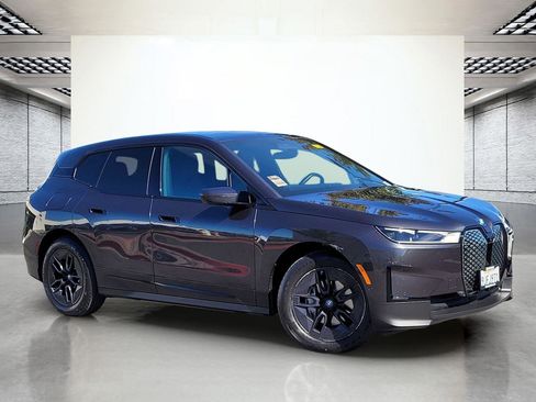 Certified 2024 BMW iX xDrive50 w/ Convenience Package AWD/4WD image 2