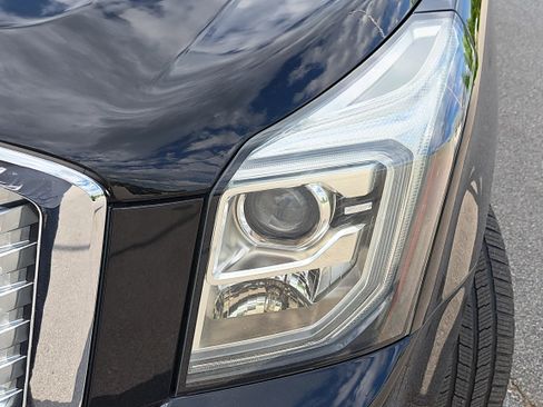 Used 2015 GMC Yukon XL Denali w/ Premium Package image 31