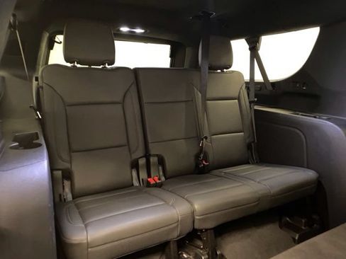 Used 2026 Chevrolet Suburban Z71 AWD/4WD image 25