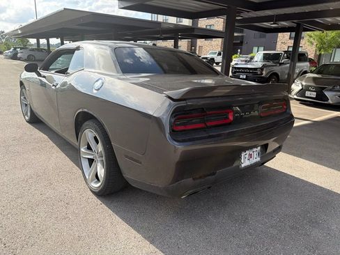 Used 2018 Dodge Challenger R/T RWD image 7