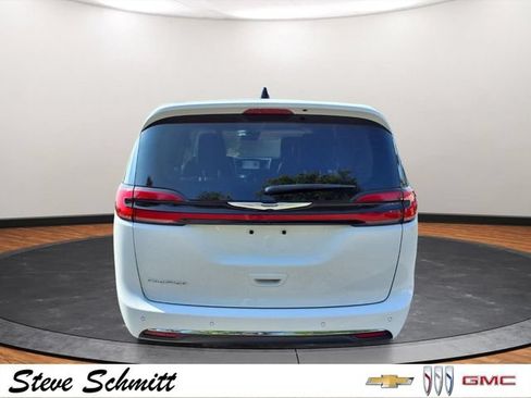 Used 2023 Chrysler Pacifica Touring-L FWD image 26