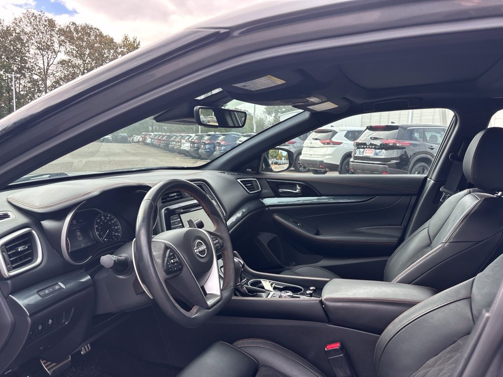Used 2023 Nissan Maxima SR w/ Sport Mat Group FWD image 5