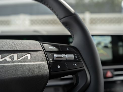 New 2026 Kia Sportage EX image 16