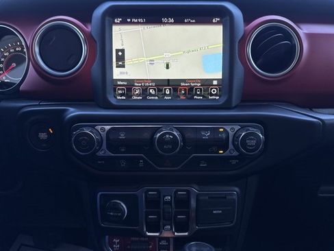 Used 2022 Jeep Wrangler Unlimited Rubicon image 18