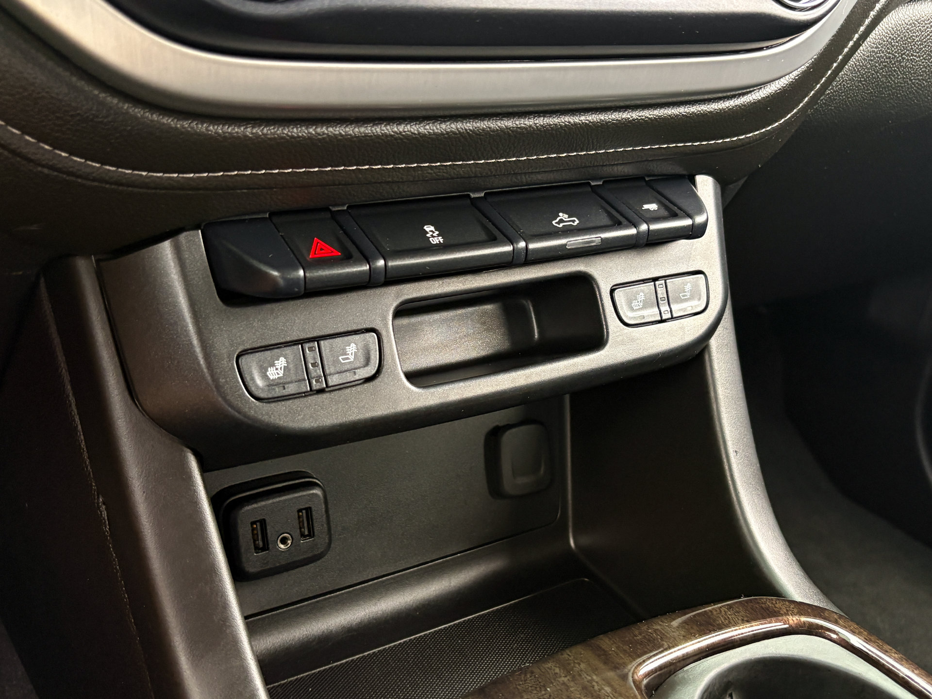 Used 2022 GMC Canyon Elevation w/ Elevation Premium Package AWD/4WD image 25