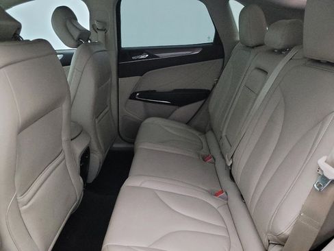 Used 2019 Lincoln MKC Premiere image 18