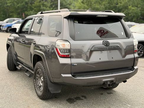 Used 2020 Toyota 4Runner Venture AWD/4WD image 3