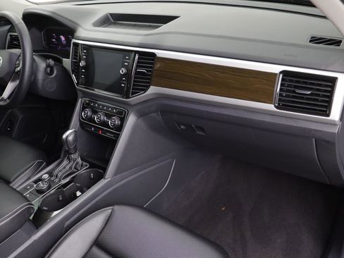 Certified 2022 Volkswagen Atlas SE image 20