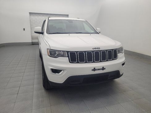Used 2018 Jeep Grand Cherokee Laredo image 14