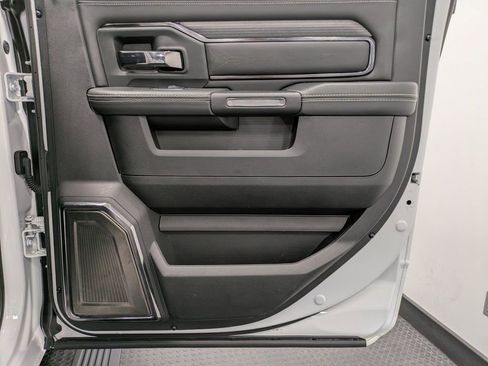 Used 2024 RAM 2500 Limited image 25