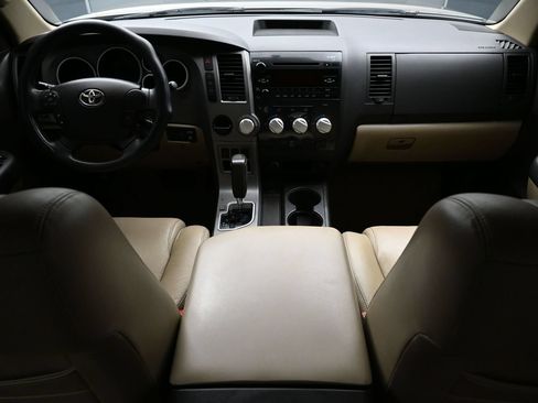 Used 2010 Toyota Tundra 2WD CrewMax w/ SR5 Pkg image 14