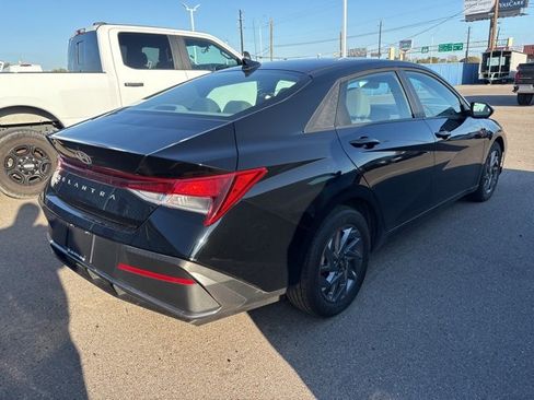 Used 2024 Hyundai Elantra SEL image 5