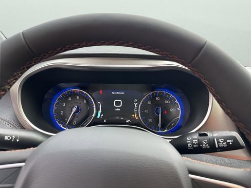 New 2026 Chrysler Pacifica Pinnacle image 35