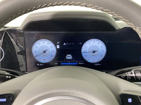 Used 2025 Hyundai Elantra SEL image 23