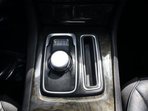 Used 2016 Chrysler 300 C image 35