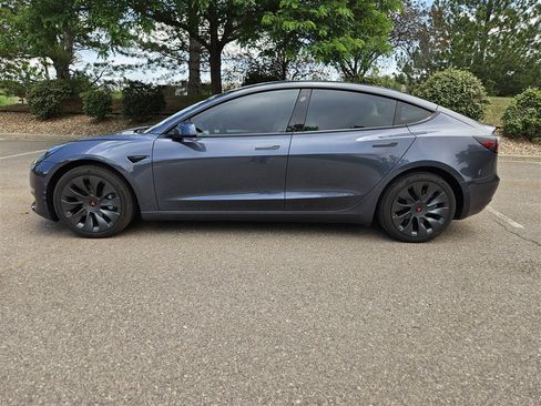 Used 2022 Tesla Model 3 Long Range AWD/4WD image 3
