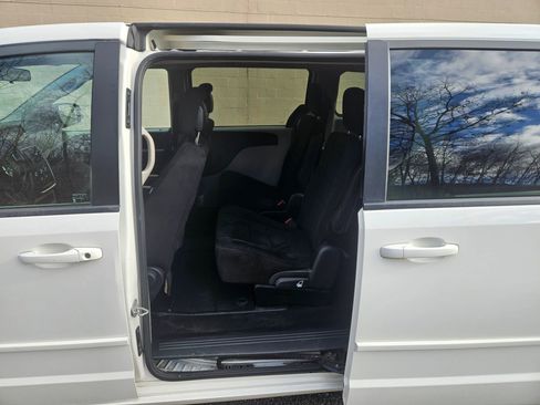Used 2013 Dodge Grand Caravan SE FWD image 6