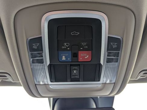 Used 2021 RAM 1500 Laramie AWD/4WD image 20