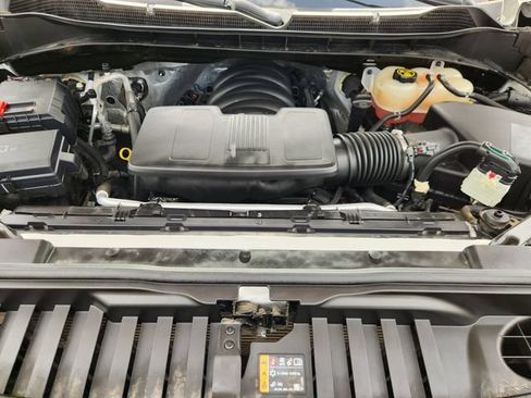 Used 2023 Chevrolet Silverado 1500 Custom Trail Boss AWD/4WD image 31