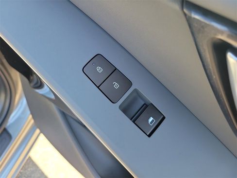 New 2026 Kia Niro EX image 11