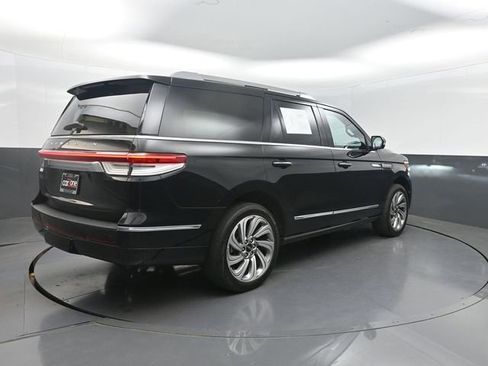 Used 2023 Lincoln Navigator Reserve RWD image 32
