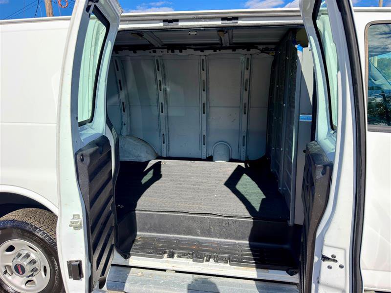 Used 2017 GMC Savana 2500 RWD image 11