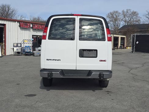 Used 2024 GMC Savana 2500 RWD 2500 135 w/ Driver Convenience Package image 4