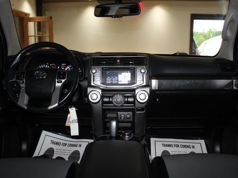 Used 2017 Toyota 4Runner SR5 Premium w/ Convenience Package AWD/4WD image 15