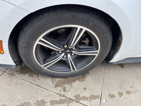 Used 2024 Ford Mustang Premium image 11