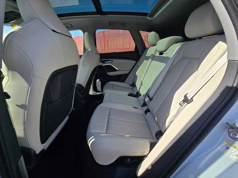 Used 2025 Audi Q5 Prestige AWD/4WD image 16