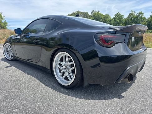 Used 2015 Subaru BRZ Limited w/ Popular Package #2B RWD image 4