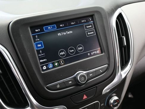 Used 2020 Chevrolet Equinox LS image 20