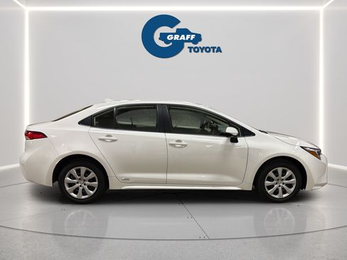 Used 2024 Toyota Corolla LE AWD/4WD image 6