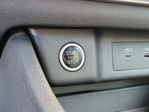 Used 2023 Nissan Rogue SV image 28