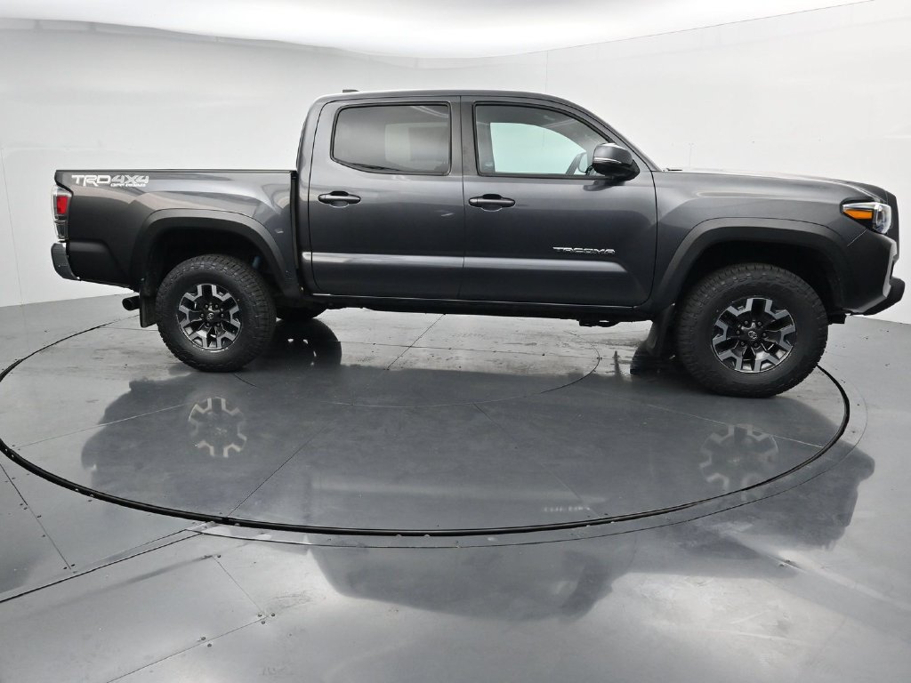 Used 2023 Toyota Tacoma TRD Off-Road AWD/4WD image 9