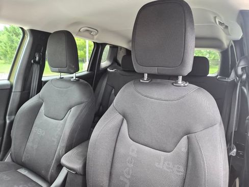 Used 2015 Jeep Renegade Latitude w/ Popular Equipment Group AWD/4WD image 14