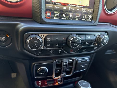 Used 2022 Jeep Gladiator Rubicon w/ LED Lighting Group image 30