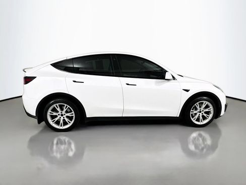 Used 2021 Tesla Model Y Long Range AWD/4WD image 4